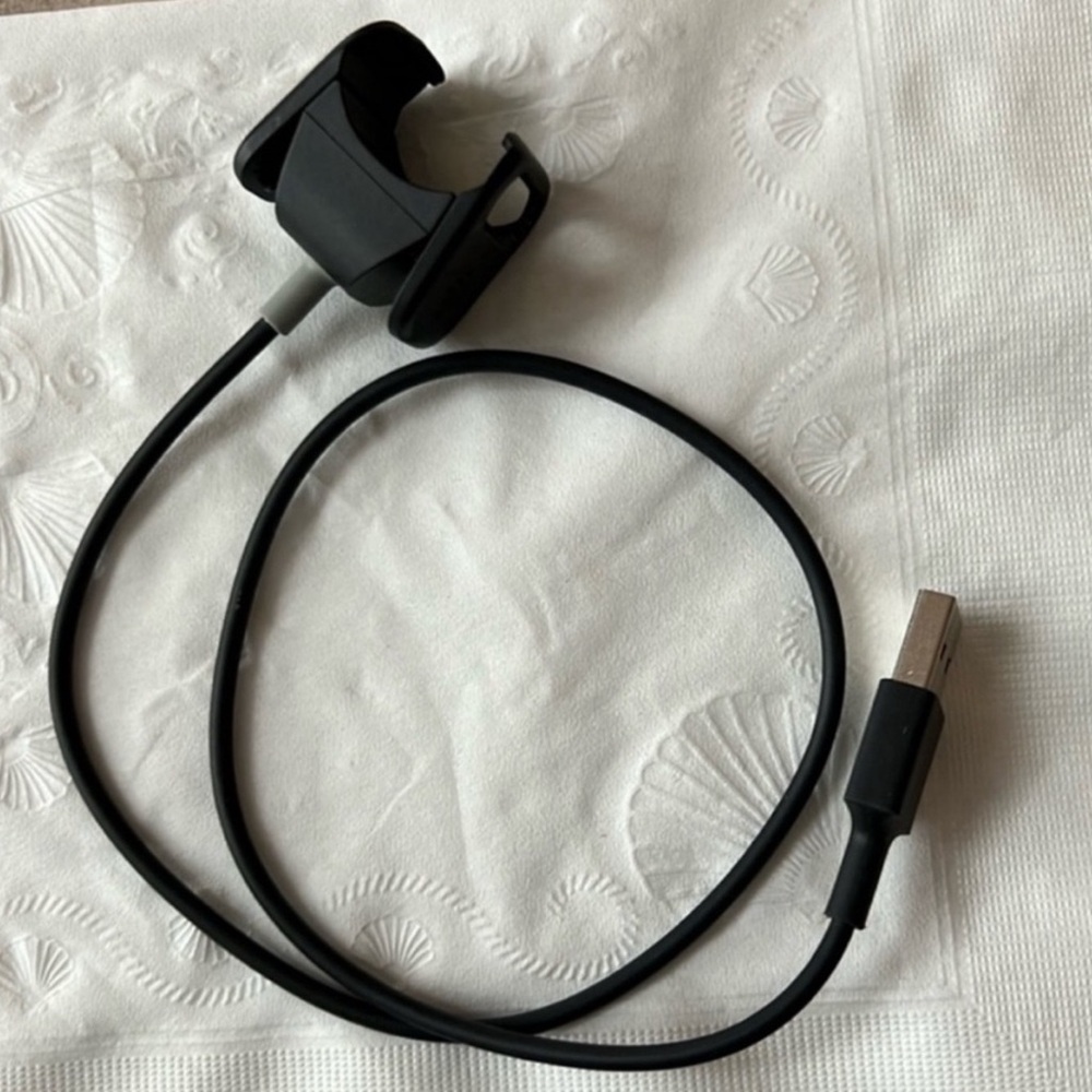 Fitbit Charge 5 charger